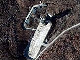 Спутник на стартовой площадке космодрома