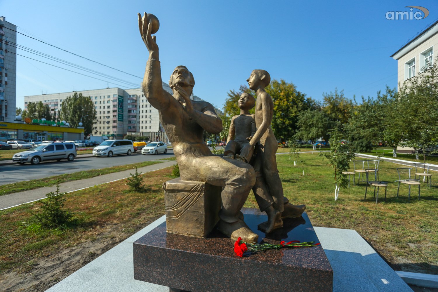 Памятник народному просветителю в Барнауле